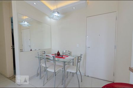 Sala de apartamento para alugar com 2 quartos, 60m² em São Cristóvão, Rio de Janeiro