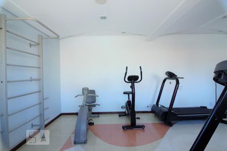 Apartamento à venda com 120m², 3 quartos e 2 vagas Apartamento à venda com 120m², 3 quartos e 2 vagasAcademia