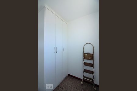 Apartamento à venda com 120m², 3 quartos e 2 vagas Apartamento à venda com 120m², 3 quartos e 2 vagasQuarto de Serviço