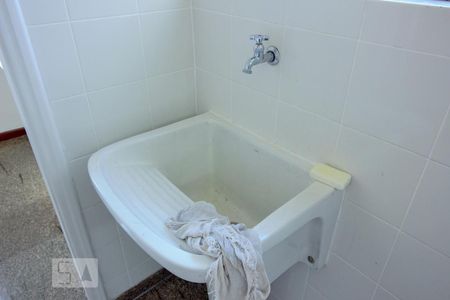 Apartamento à venda com 120m², 3 quartos e 2 vagas Apartamento à venda com 120m², 3 quartos e 2 vagasÁrea de Serviço