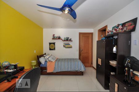 Casa de condomínio à venda com 850m², 4 quartos e 4 vagasSuíte 3