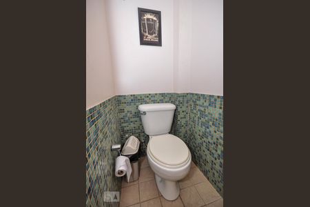 Casa de condomínio à venda com 850m², 4 quartos e 4 vagasÁrea Externa - Salão de Jogos - Lavabo