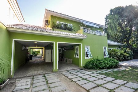 Casa de condomínio à venda com 850m², 4 quartos e 4 vagasÁrea Externa - Garagem - Fachada