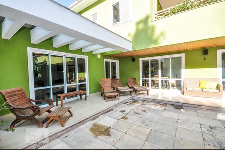 Casa de condomínio à venda com 850m², 4 quartos e 4 vagasÁrea Externa - Varanda