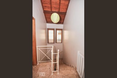 Casa de condomínio à venda com 850m², 4 quartos e 4 vagasCorredor Acesso Escada ao 1o Andar