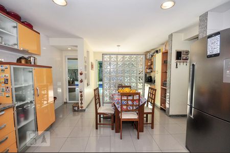 Casa de condomínio à venda com 850m², 4 quartos e 4 vagasCozinha