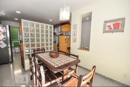 Casa de condomínio à venda com 850m², 4 quartos e 4 vagasCopa - Cozinha