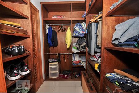 Casa de condomínio à venda com 850m², 4 quartos e 4 vagasCloset Suíte 3