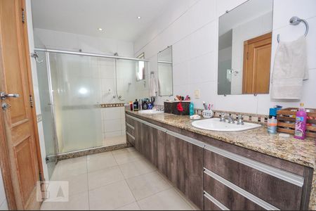 Casa de condomínio à venda com 850m², 4 quartos e 4 vagasBanheiro Suíte 1