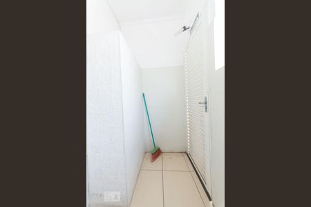 Casa à venda com 220m², 3 quartos e 4 vagas Casa à venda com 220m², 3 quartos e 4 vagasHall