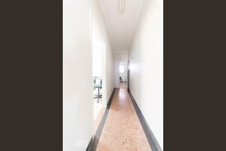 Casa à venda com 220m², 3 quartos e 4 vagas Casa à venda com 220m², 3 quartos e 4 vagasCorredor