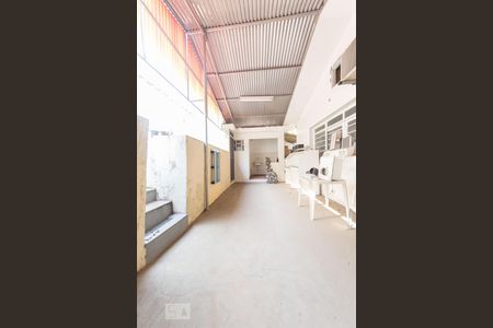 Casa à venda com 220m², 3 quartos e 4 vagas Casa à venda com 220m², 3 quartos e 4 vagasQuintal