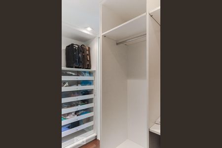 Apartamento à venda com 136m², 3 quartos e 1 vagaCloset do quarto 2