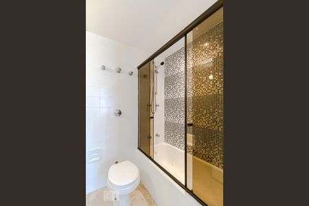 Apartamento à venda com 90m², 2 quartos e 1 vaga Apartamento à venda com 90m², 2 quartos e 1 vagaBanheiro