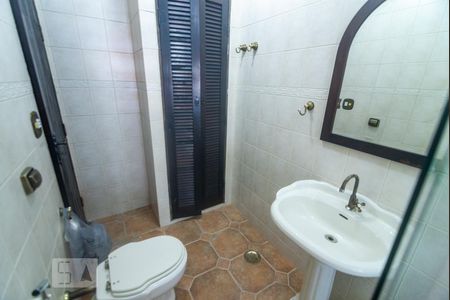 Casa à venda com 220m², 3 quartos e 2 vagas Casa à venda com 220m², 3 quartos e 2 vagasBanheiro