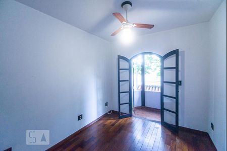 Casa à venda com 220m², 3 quartos e 2 vagas Casa à venda com 220m², 3 quartos e 2 vagasQuarto 1