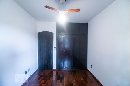 Casa à venda com 220m², 3 quartos e 2 vagas Casa à venda com 220m², 3 quartos e 2 vagasQuarto 1