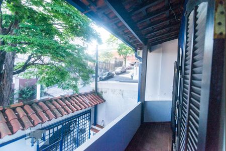 Casa à venda com 220m², 3 quartos e 2 vagas Casa à venda com 220m², 3 quartos e 2 vagasVaranda