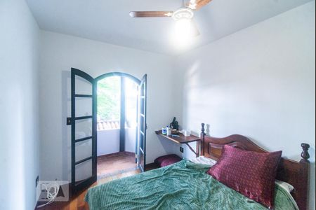 Casa à venda com 220m², 3 quartos e 2 vagas Casa à venda com 220m², 3 quartos e 2 vagasQuarto 2