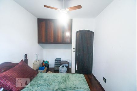 Casa à venda com 220m², 3 quartos e 2 vagas Casa à venda com 220m², 3 quartos e 2 vagasQuarto 2