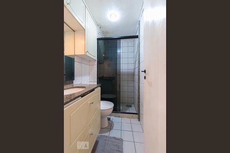 Apartamento à venda com 65m², 3 quartos e 1 vaga Apartamento à venda com 65m², 3 quartos e 1 vagaBanheiro Social - Box de vidro