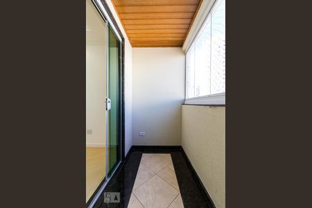 Varanda  de apartamento para alugar com 2 quartos, 56m² em Vila Bertioga, São Paulo