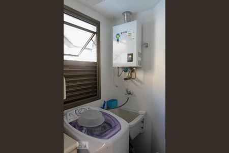 Apartamento à venda com 90m², 2 quartos e 1 vaga Apartamento à venda com 90m², 2 quartos e 1 vagaCozinha e Área de Serviço