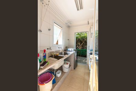 Casa de condomínio à venda com 400m², 4 quartos e 3 vagasLavanderia