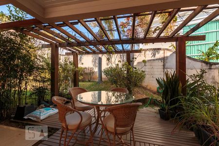 Casa de condomínio à venda com 400m², 4 quartos e 3 vagasÁrea Externa