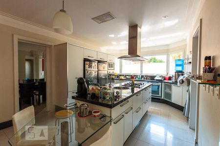 Casa de condomínio à venda com 400m², 4 quartos e 3 vagasCozinha