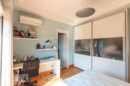 Casa de condomínio à venda com 400m², 4 quartos e 3 vagasQuarto 3