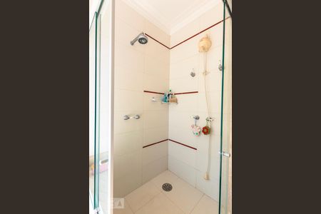 Casa de condomínio à venda com 400m², 4 quartos e 3 vagasBanheiro do Quarto 1