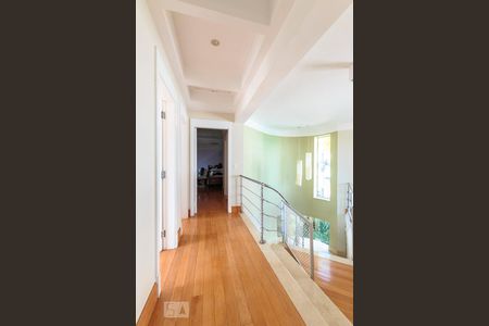 Casa de condomínio à venda com 400m², 4 quartos e 3 vagasCorredor