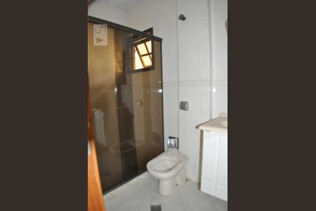 Casa de condomínio à venda com 220m², 4 quartos e sem vagaBanheiro do Quarto Quarto