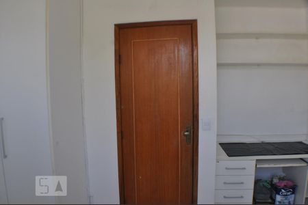 Casa de condomínio à venda com 220m², 4 quartos e sem vagaquarto 2