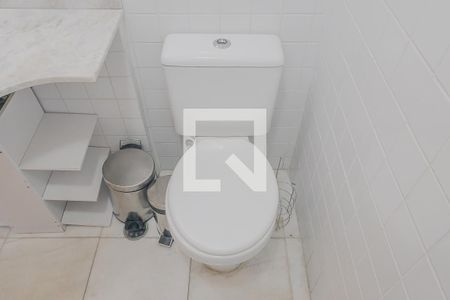 Banheiro de kitnet/studio para alugar com 1 quarto, 30m² em Pinheiros, São Paulo