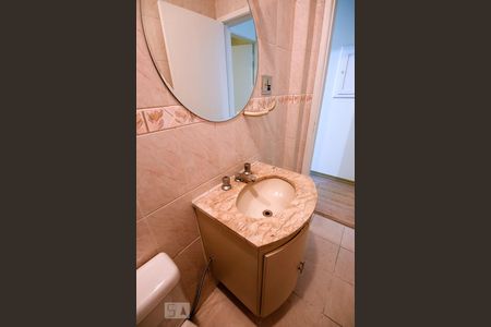 Apartamento para alugar com 140m², 4 quartos e sem vaga Apartamento para alugar com 140m², 4 quartos e sem vagaBanheiro Social