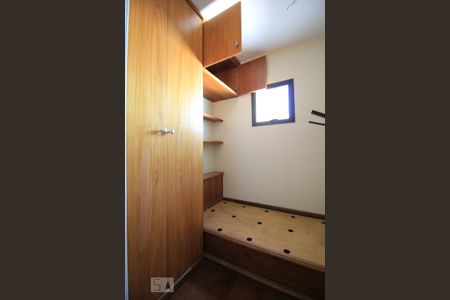 Apartamento para alugar com 550m², 4 quartos e 6 vagasQuarto de serviço