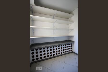 Apartamento para alugar com 550m², 4 quartos e 6 vagasDespensa