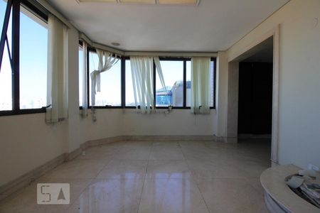 Apartamento para alugar com 550m², 4 quartos e 6 vagasSala