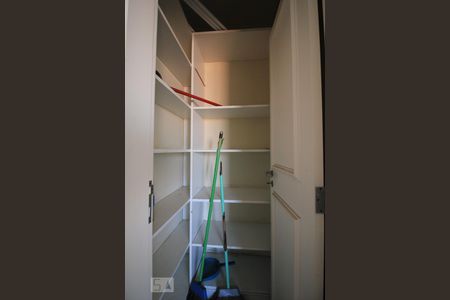 Apartamento para alugar com 550m², 4 quartos e 6 vagasDespensa