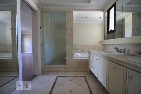 Apartamento para alugar com 550m², 4 quartos e 6 vagasBanheiro da suíte 4