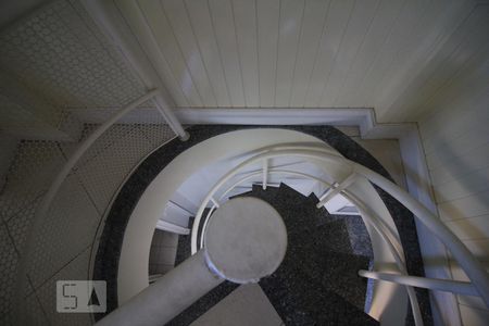 Apartamento para alugar com 550m², 4 quartos e 6 vagasEscadas