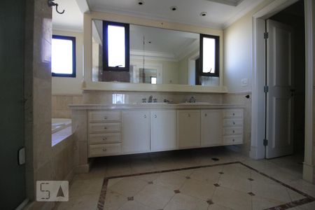 Apartamento para alugar com 550m², 4 quartos e 6 vagasBanheiro da suíte 4