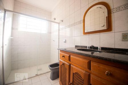 Casa à venda com 170m², 3 quartos e 2 vagasBanheiro