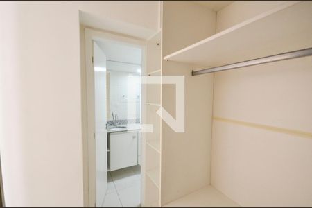 Apartamento à venda com 83m², 2 quartos e 1 vaga Apartamento à venda com 83m², 2 quartos e 1 vagaCloset da suíte