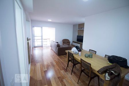 Apartamento à venda com 141m², 2 quartos e 3 vagas Apartamento à venda com 141m², 2 quartos e 3 vagasDetalhe Sala