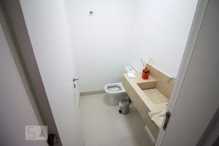 Apartamento à venda com 141m², 2 quartos e 3 vagas Apartamento à venda com 141m², 2 quartos e 3 vagasLavabo