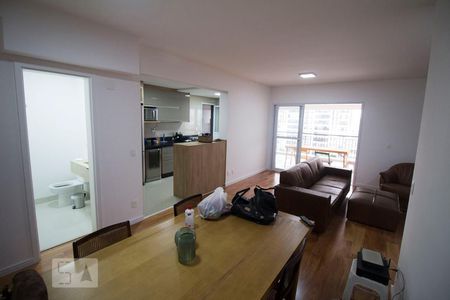 Apartamento à venda com 141m², 2 quartos e 3 vagas Apartamento à venda com 141m², 2 quartos e 3 vagasDetalhe Sala