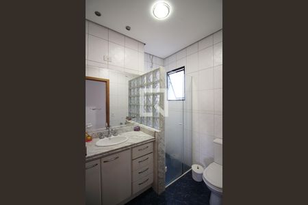 Casa para alugar com 250m², 4 quartos e 2 vagasBanheiro Social